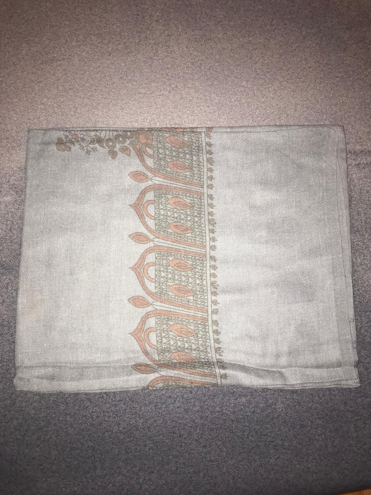 Grey ft Red x Green Printed Yemeni Imama