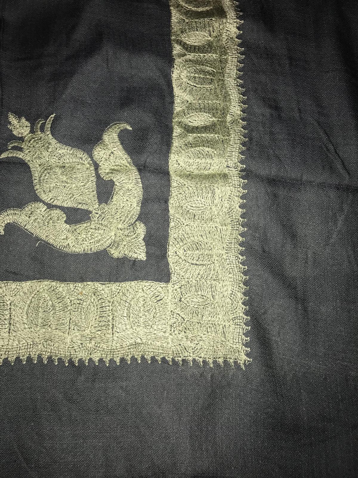 Dark Grey X Off White Stitched Yemani Shemagh